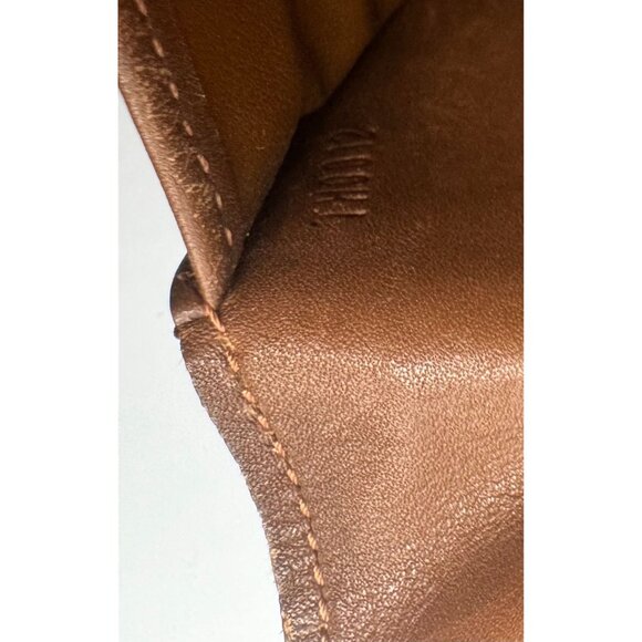 Louis Vuitton Monogram Vernis Cuir Verni Wallet In Shimmering Gold - Picture 9 of 14